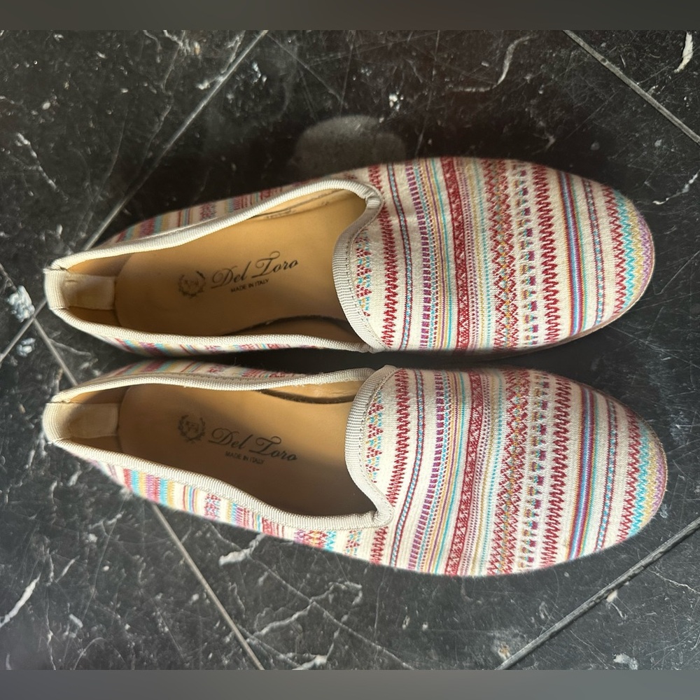Del Toro Aztec flats size 7